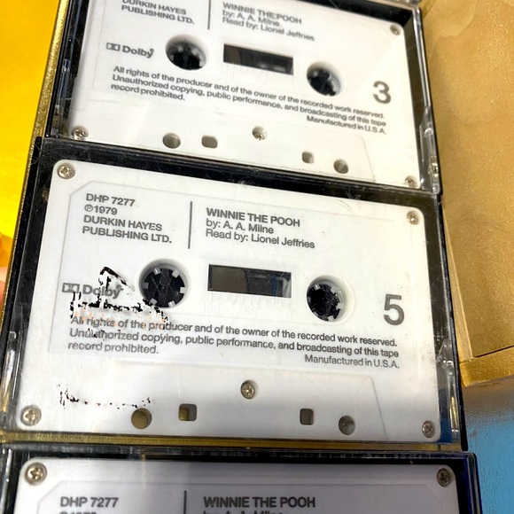 DISNEY VTG 90s WINNIE THE POOH THE HOUSE AT POOH CORNER 4 AUDIO CASSETTE SET - Picture 7 of 10